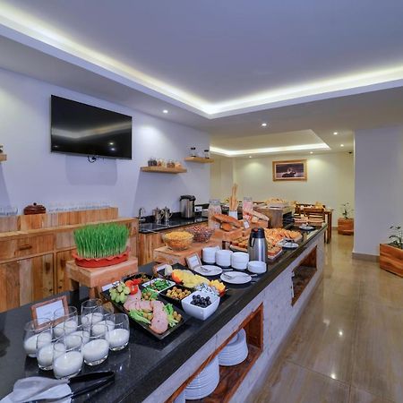 מלון Aabas Pokhara By Barahi Hospitality מראה חיצוני תמונה