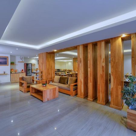 מלון Aabas Pokhara By Barahi Hospitality מראה חיצוני תמונה