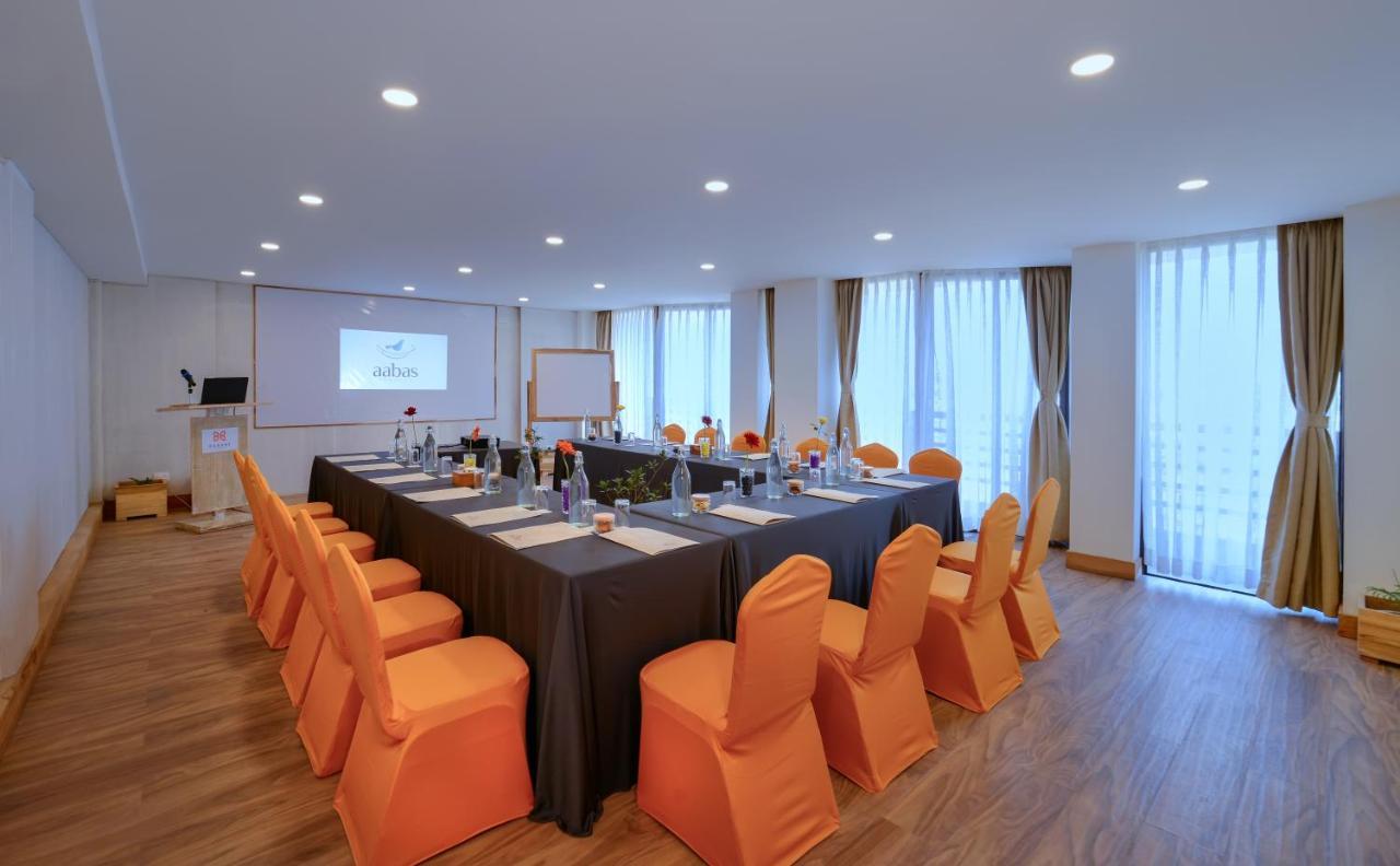 מלון Aabas Pokhara By Barahi Hospitality מראה חיצוני תמונה