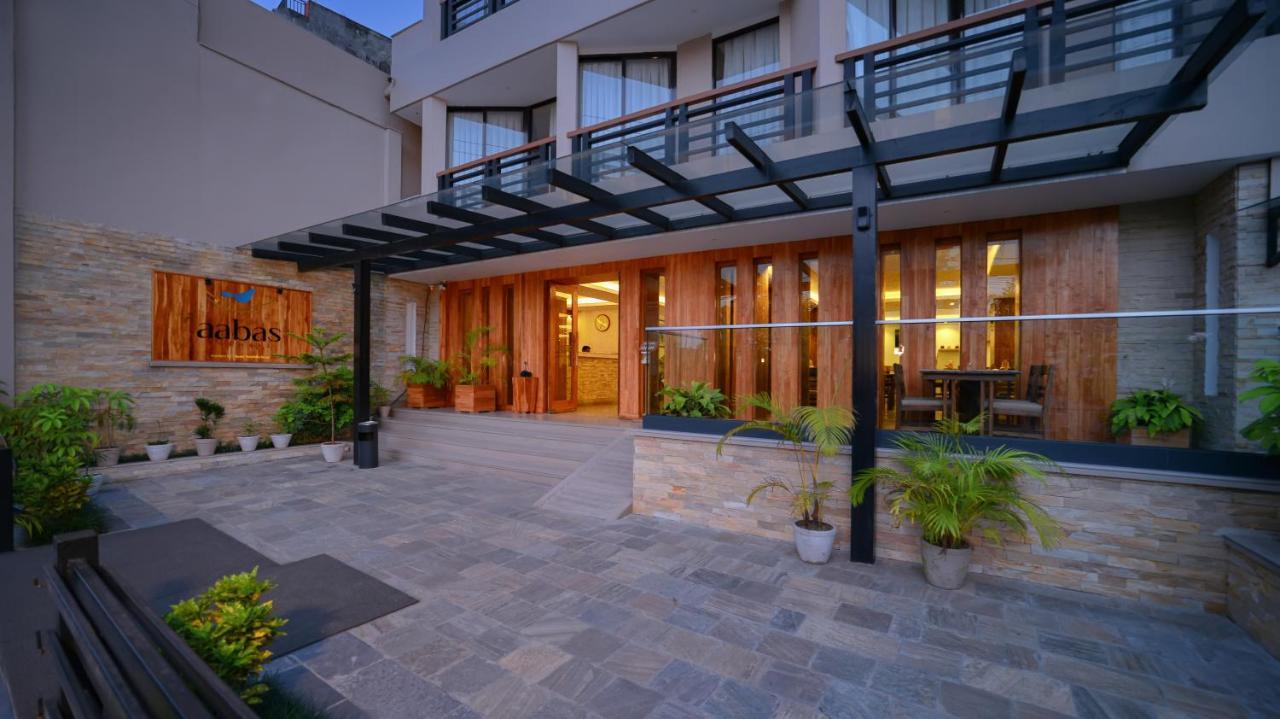 מלון Aabas Pokhara By Barahi Hospitality מראה חיצוני תמונה