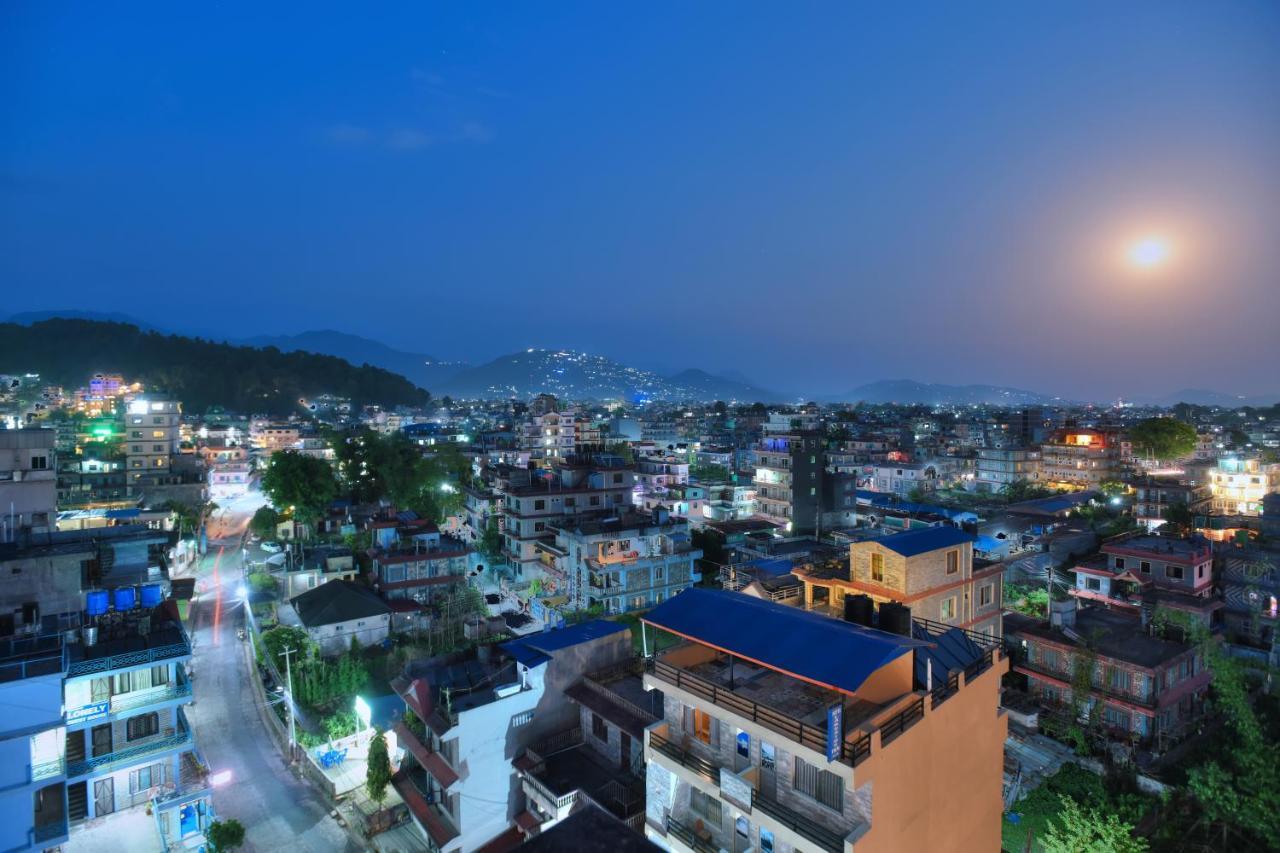 מלון Aabas Pokhara By Barahi Hospitality מראה חיצוני תמונה
